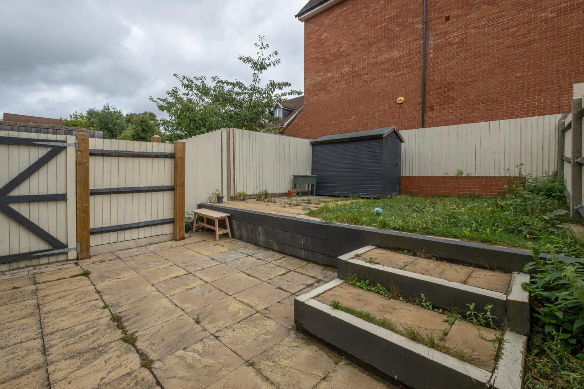 Foxherne 5Bdr 3Ba Serviced House With Parking - Slough By 360Stays Exterior photo